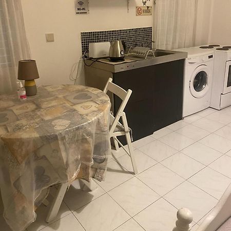 Elena'S Guest House A Пафос Екстериор снимка