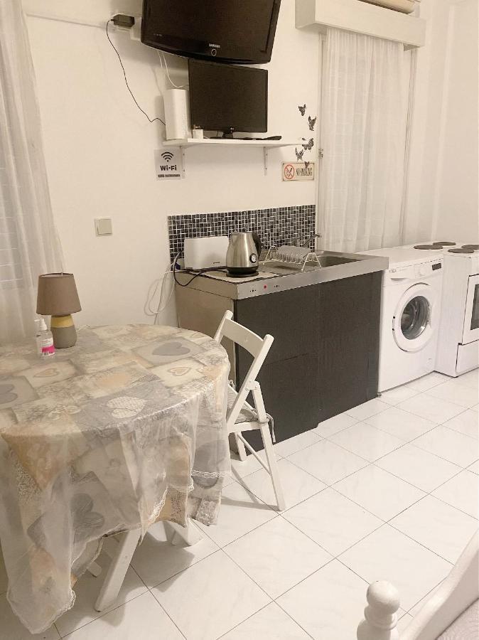 Elena'S Guest House A Пафос Екстериор снимка