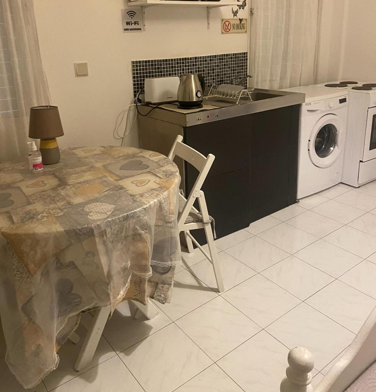 Elena'S Guest House A Пафос Екстериор снимка